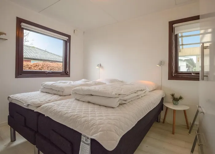 Three-bedroom In 度假居 *