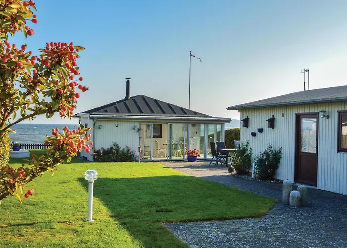 Three-bedroom In Holiday home Hejls